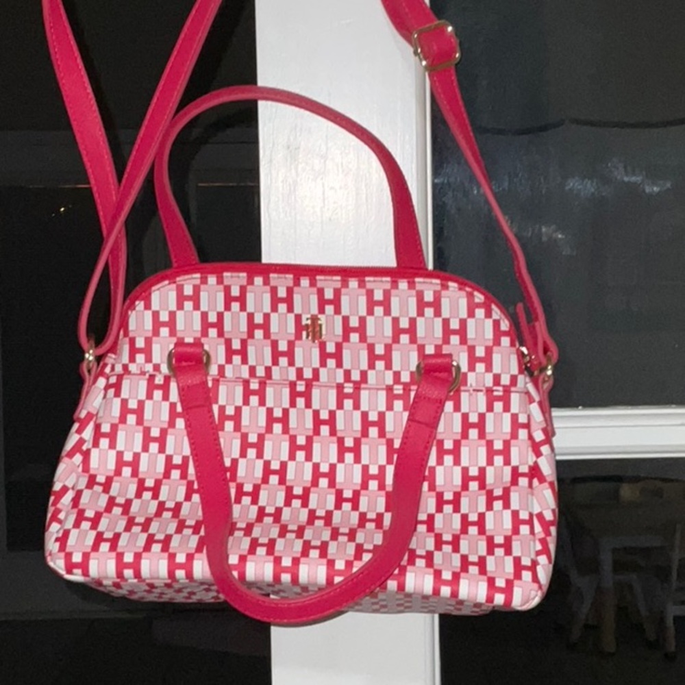 Tommy Hilfiger Pink and White Shoulder Bag with Bold Geometric Design